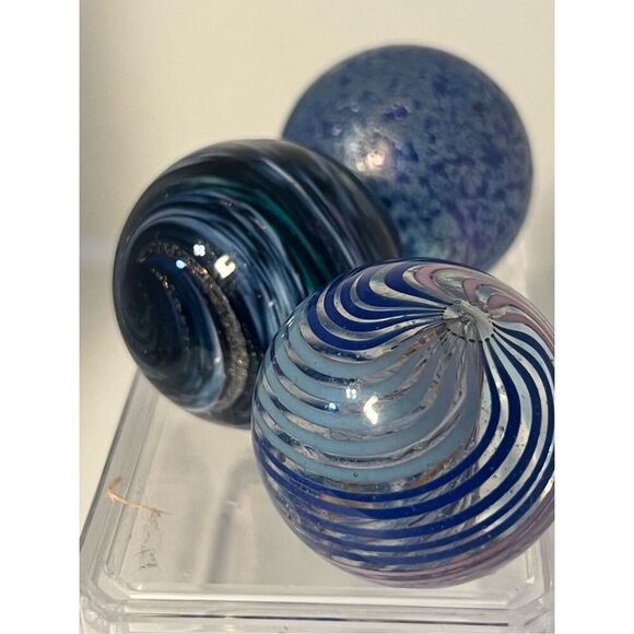 Lot of Three David Salazar marbles blue tones - Picture 7 of 10